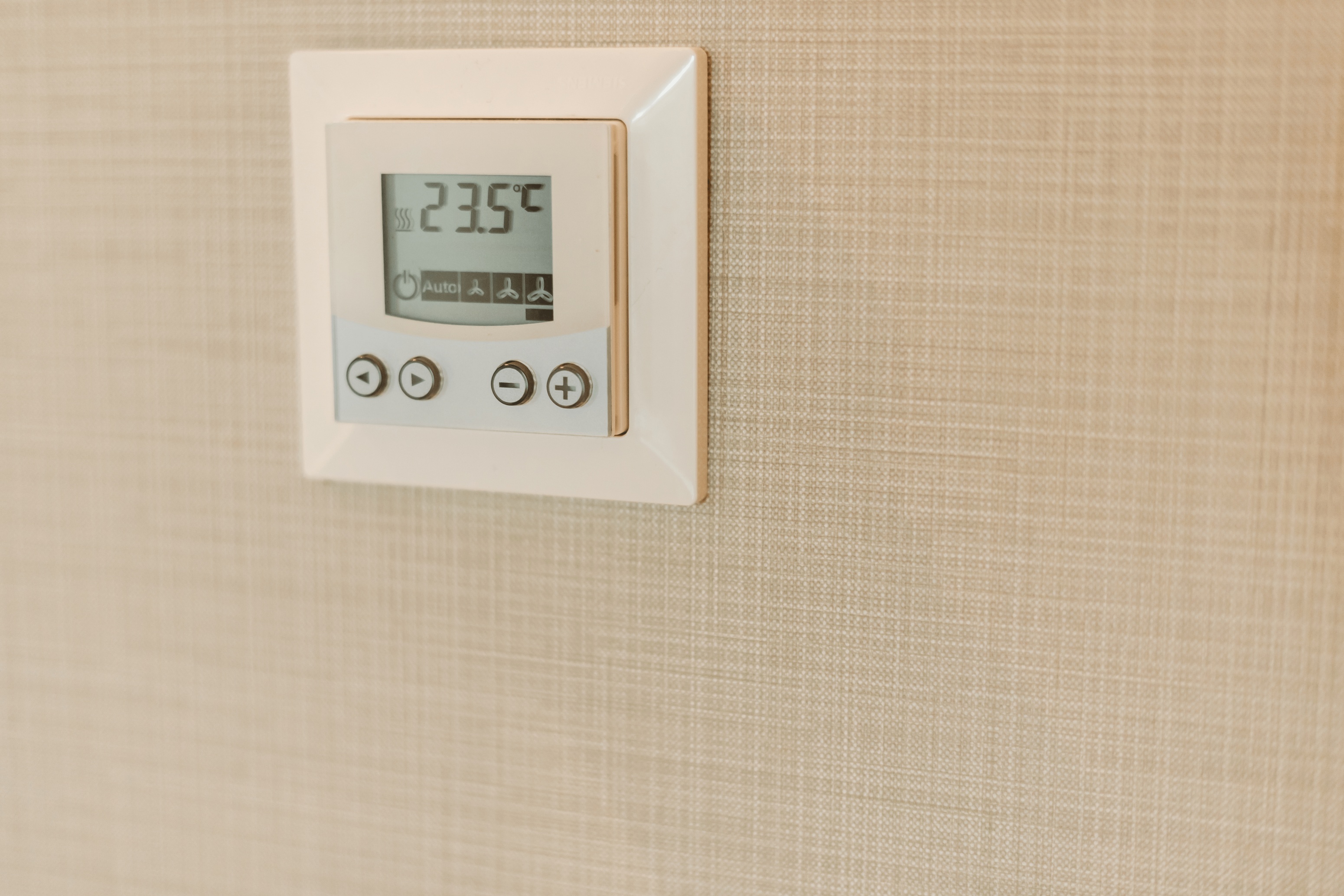 blok-upravlenia-termostatom-kondicionera.jpg blok-upravlenia-termostatom-kondicionera.jpg