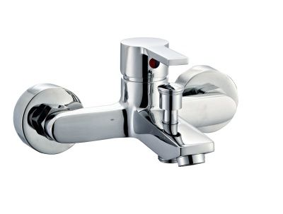 Смеситель для ванны VODA Fin, FN54, кор. изл, без акс.